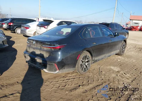 2025 BMW 740I xDrive z USA, uszkodzony, nr VIN WBA33EH01SCV39182